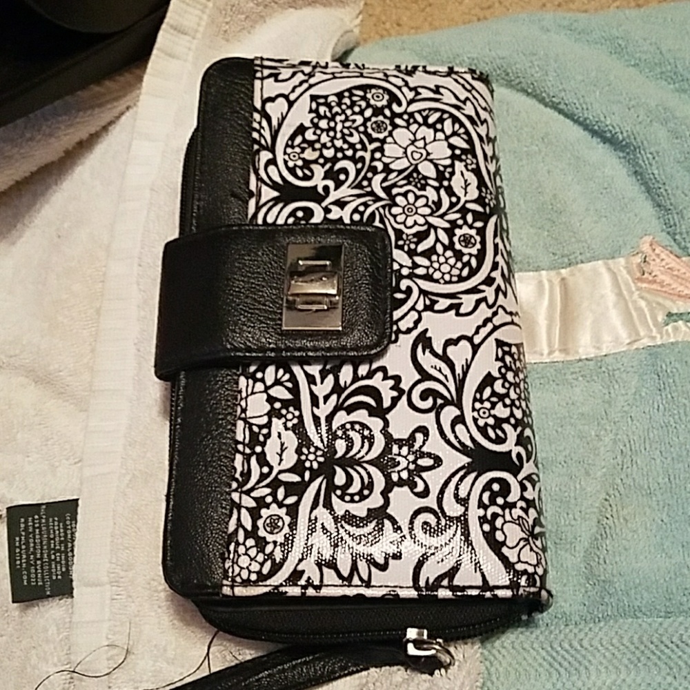 Clutch wallet